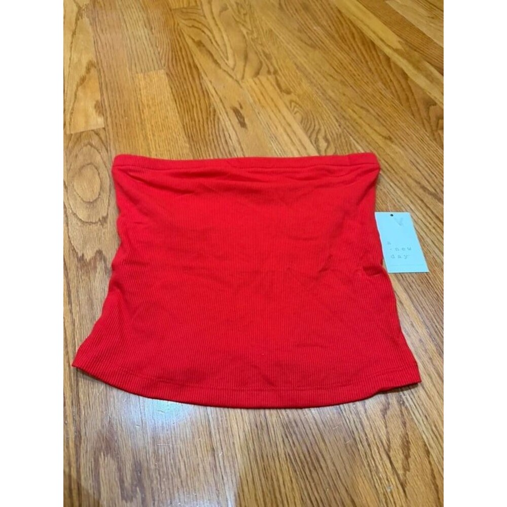 Women’s a new day red ribbed tube top size small